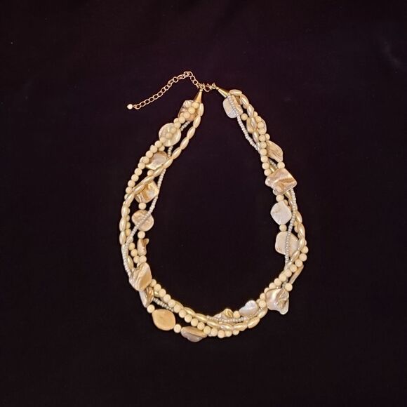 Lovely Vintage Avon Pearls and Seashells Necklace - Picture 2 of 5